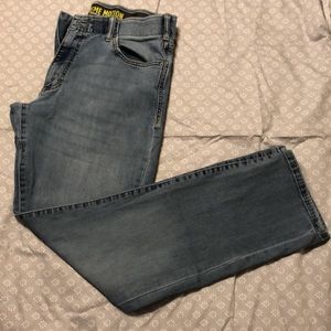 EUC Lee Modern Series jeans. Made for comfort in motion. 34x32